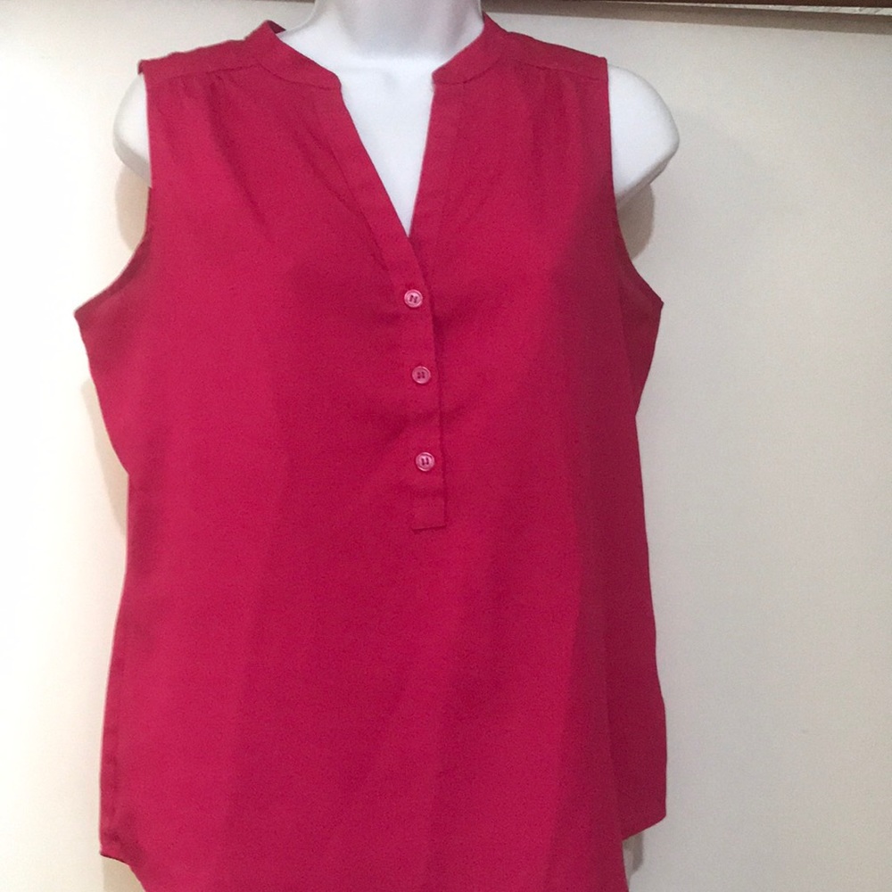 ✨(5 for $20)Sleeveless Button Silky Top✨